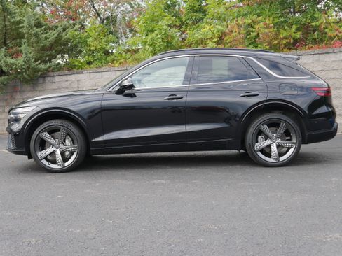 Certified 2024 Genesis GV70 2.5T w/ Sport Prestige Package image 3