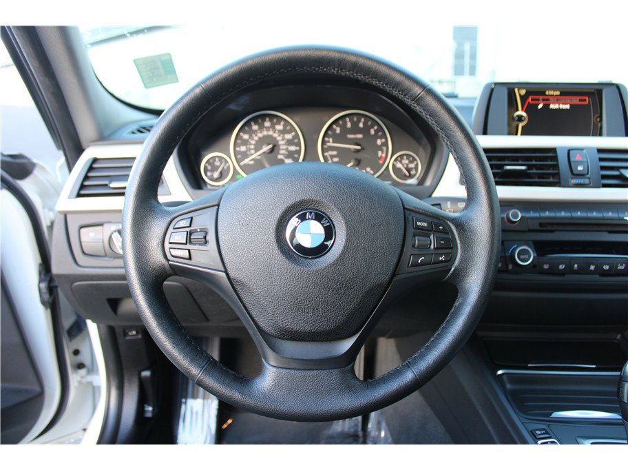 Used 2013 BMW 328i xDrive Sedan AWD/4WD image 18