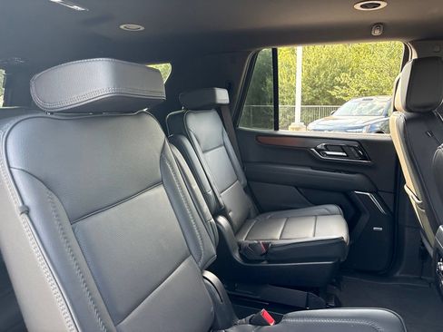 Used 2025 GMC Yukon Denali AWD/4WD image 11