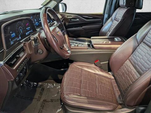 Used 2023 Cadillac Escalade Sport Platinum w/ LPO, ONYX Package AWD/4WD image 8