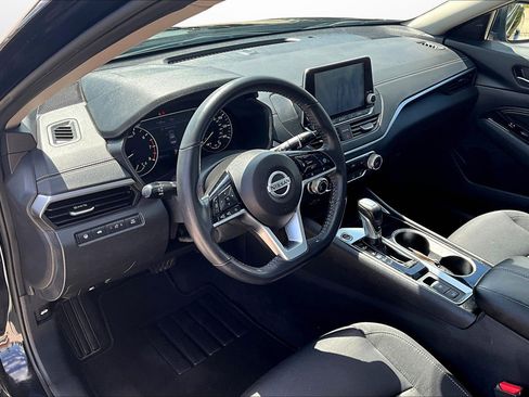 Used 2022 Nissan Altima 2.5 SV w/ SV Premium Package image 20