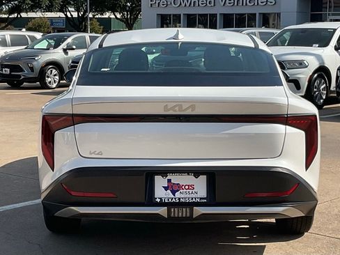 Used 2025 Kia K4 FWD image 5