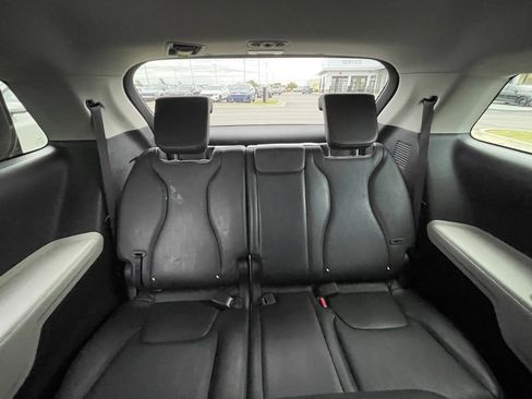 Certified 2023 Kia Carnival LX image 28