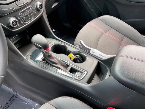 Used 2024 Chevrolet Equinox RS FWD image 16