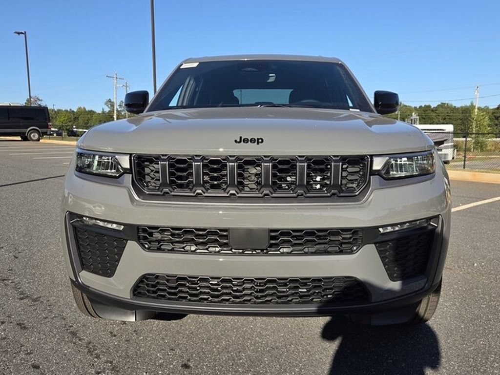 New 2027 Jeep Grand Cherokee Limited RWD image 15