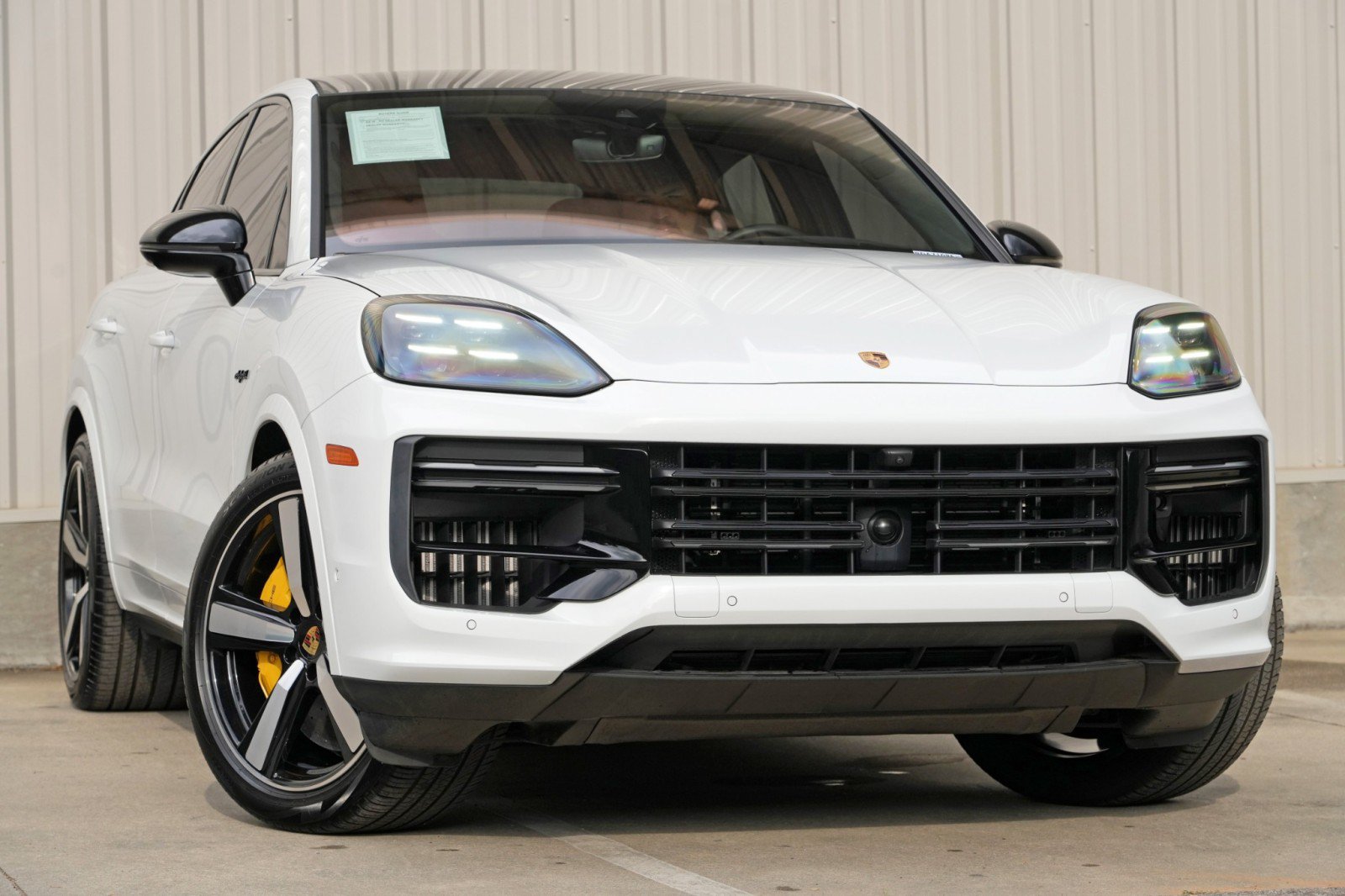 Used 2024 Porsche Cayenne Turbo AWD/4WD image 4