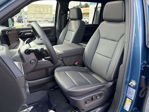 New 2026 Chevrolet Suburban Premier w/ Sun And Tow Package AWD/4WD image 10