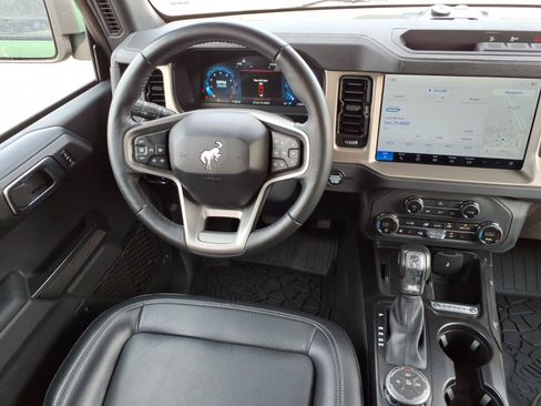 Used 2025 Ford Bronco Outer Banks AWD/4WD image 17