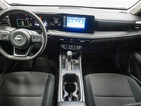 Used 2025 Nissan Kicks S image 13