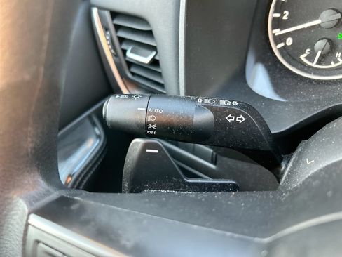 Used 2024 Nissan Rogue SV FWD image 20