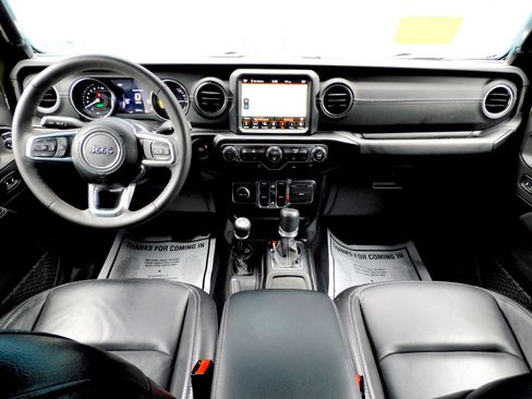 Used 2023 Jeep Wrangler Unlimited Sahara w/ Cold Weather Group AWD/4WD image 9