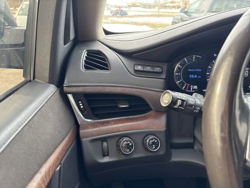 Used 2017 Cadillac Escalade ESV Luxury image 26