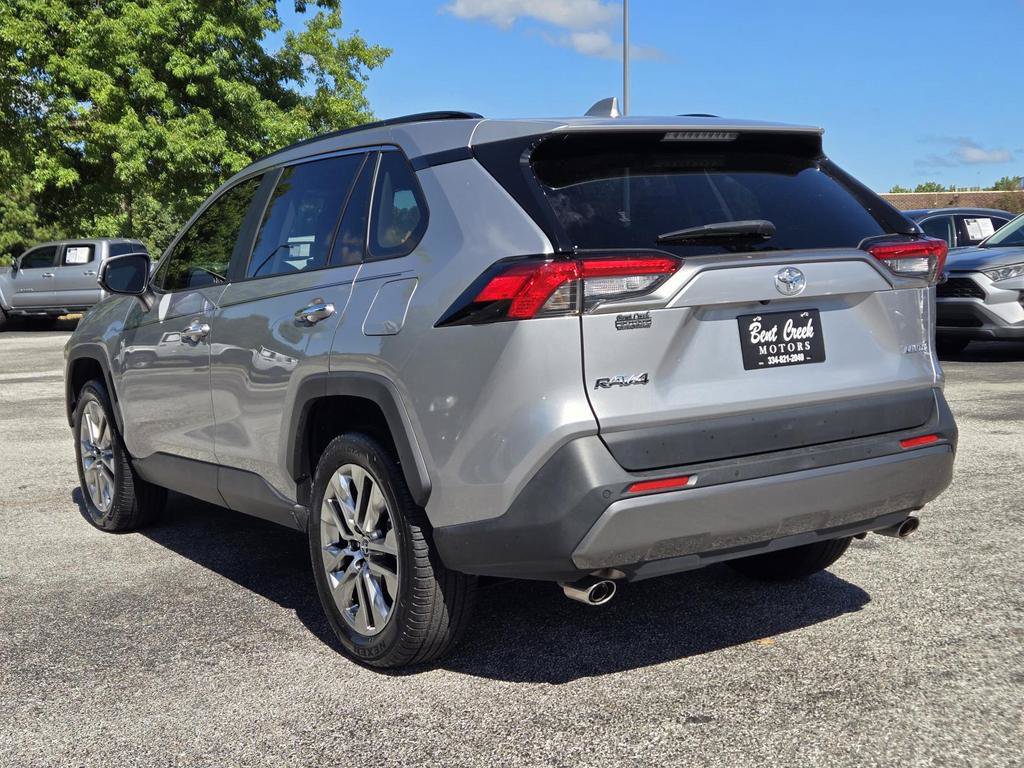Used 2019 Toyota RAV4 Limited FWD image 11
