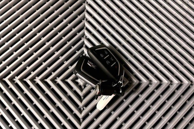 Used 2025 Cadillac XT4 Premium Luxury w/ LPO, Floor Liner Package AWD/4WD image 11