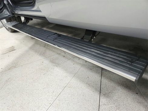 Used 2024 Ford Expedition Limited image 47