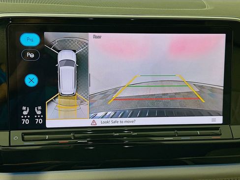 Used 2024 Volkswagen Atlas SEL Premium R-Line image 14