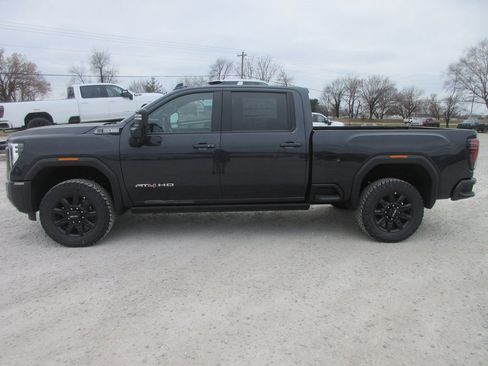 New 2026 GMC Sierra 2500 AT4 w/ AT4 Premium Plus Package image 10