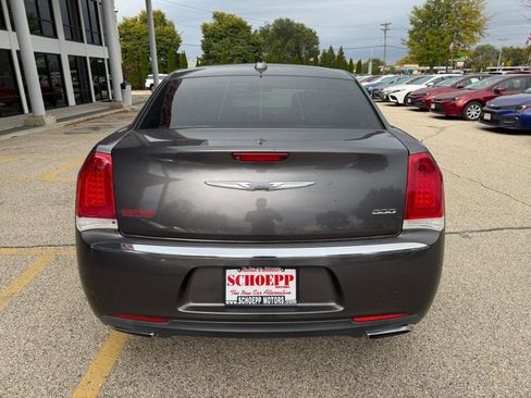 Used 2016 Chrysler 300 Limited image 6