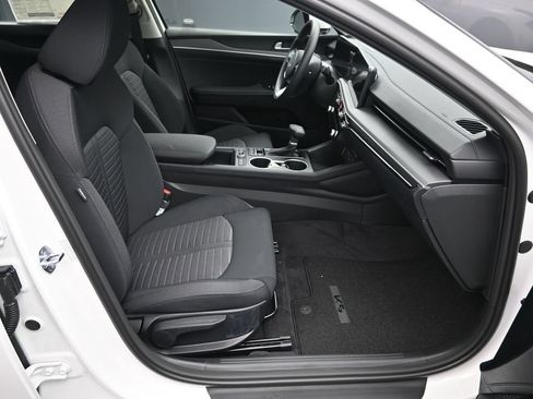 New 2026 Kia K5 LXS FWD image 36