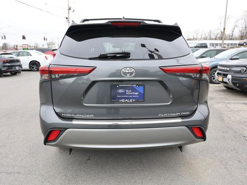Used 2023 Toyota Highlander Platinum AWD/4WD image 6
