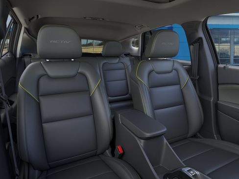 New 2026 Chevrolet Trax ACTIV w/ Sunroof Package FWD image 17