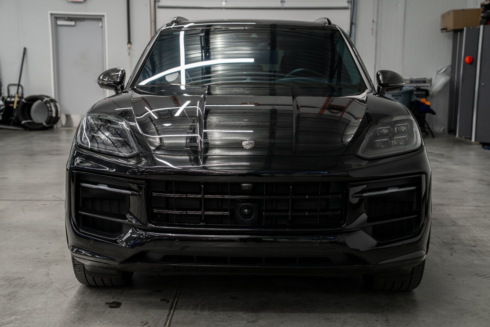 Used 2025 Porsche Cayenne GTS AWD/4WD image 4