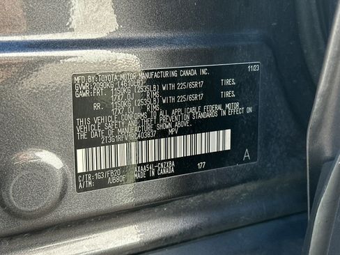 Used 2024 Toyota RAV4 LE AWD/4WD image 33
