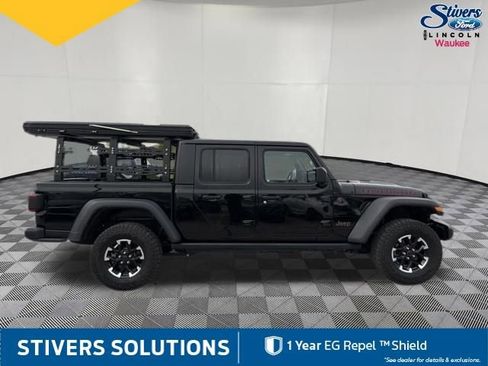 Used 2024 Jeep Gladiator Rubicon w/ Technology Group AWD/4WD image 5