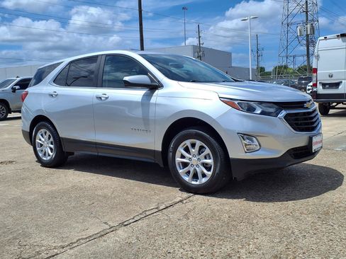 Used 2021 Chevrolet Equinox LT FWD image 2