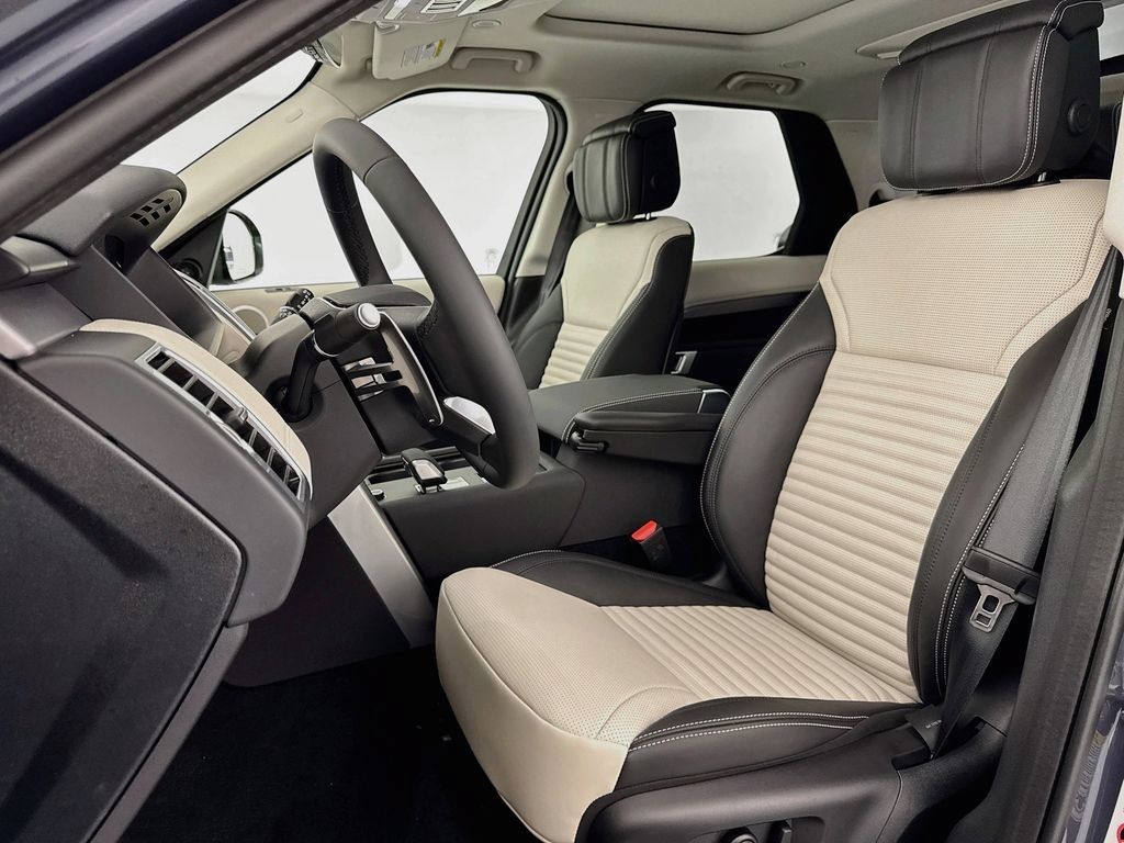 New 2026 Land Rover Discovery Limited Edition AWD/4WD image 21