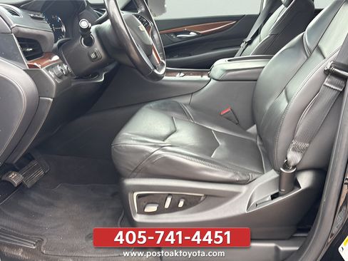 Used 2020 Cadillac Escalade Luxury w/ Escalade Sport Edition AWD/4WD image 21