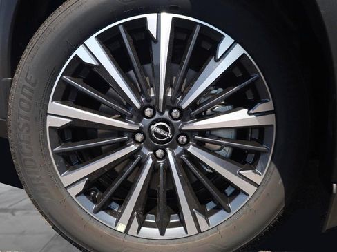 New 2026 Nissan Pathfinder Platinum AWD/4WD image 3