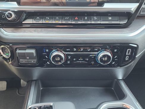 New 2026 GMC Sierra 1500 SLT AWD/4WD image 28
