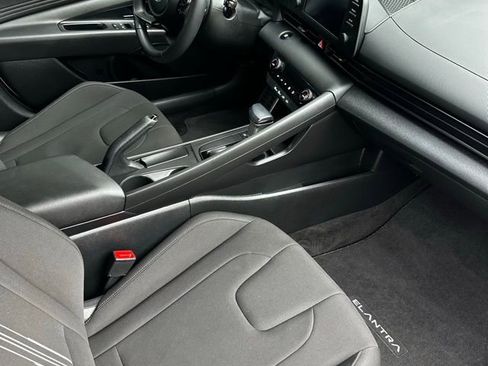 Certified 2025 Hyundai Elantra Sport FWD image 21