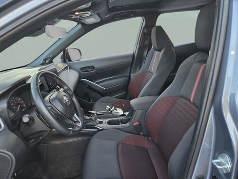 Used 2024 Toyota Corolla Cross AWD Hybrid w/ Moonroof Package image 12