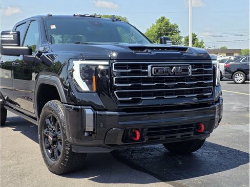 Used 2024 GMC Sierra 2500 AT4 w/ AT4 Premium Plus Package AWD/4WD image 7
