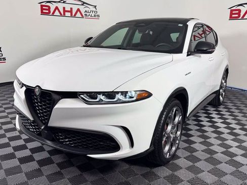Used 2024 Alfa Romeo Tonale Veloce AWD/4WD image 3