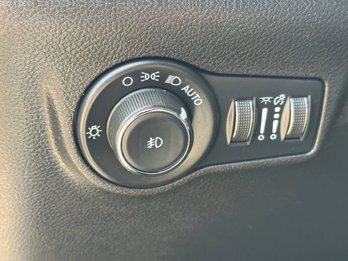 Used 2025 Jeep Compass Limited AWD/4WD image 14