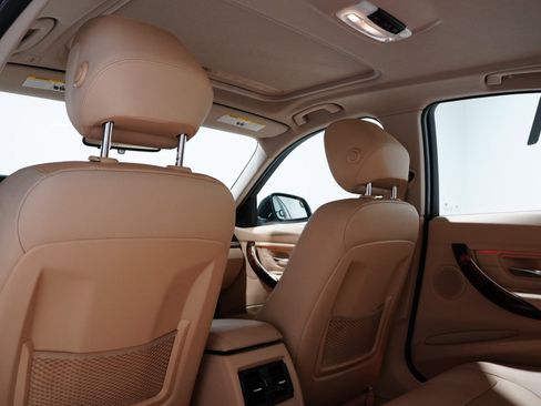 Used 2015 BMW 320i xDrive Sedan image 16