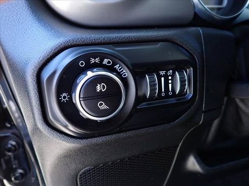 Used 2021 Jeep Gladiator Sport AWD/4WD image 12