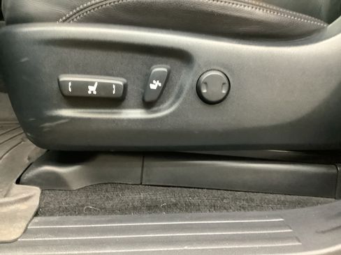 Used 2019 Toyota 4Runner Limited AWD/4WD image 13