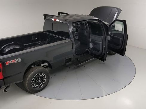 New 2025 Ford F350 Platinum w/ FX4 Off-Road Package image 48