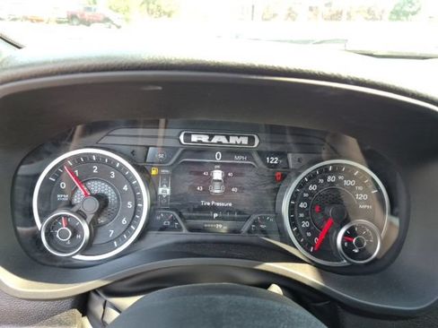 New 2026 RAM 1500 Express AWD/4WD image 30