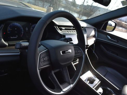 New 2026 Jeep Grand Cherokee L Limited w/ Limited Altitude Package image 10