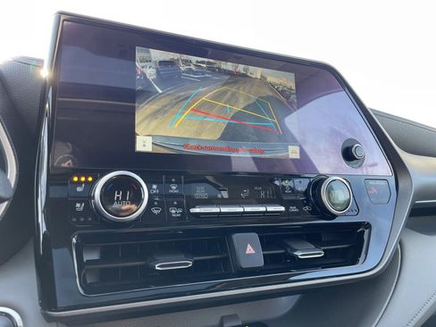 Used 2023 Toyota Highlander Limited image 34