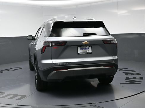 Used 2025 Chevrolet Equinox LT w/ Convenience Package II AWD/4WD image 8
