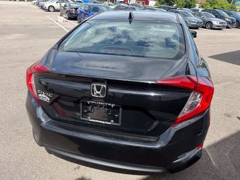 Used 2017 Honda Civic EX image 8