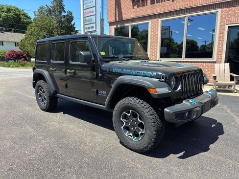 Used 2023 Jeep Wrangler Unlimited Rubicon 4xe w/ Cold Weather Group AWD/4WD image 25