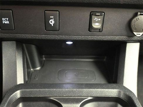 Used 2017 Toyota Tacoma TRD Off-Road w/ Tow Package (A/T) image 30