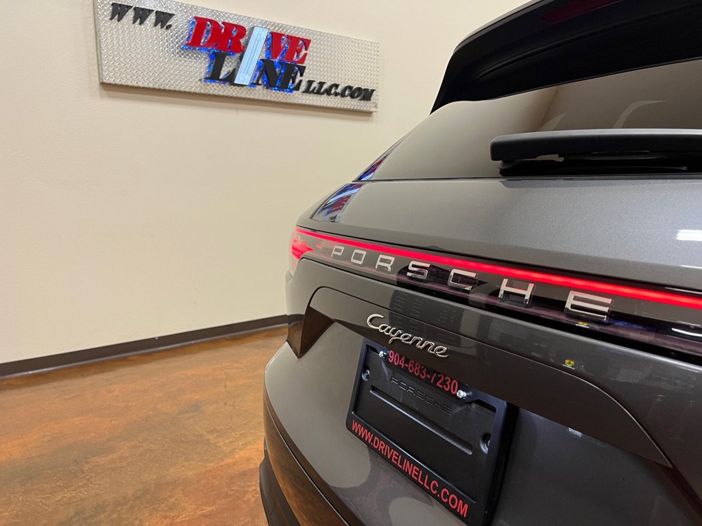 Used 2020 Porsche Cayenne AWD/4WD image 47